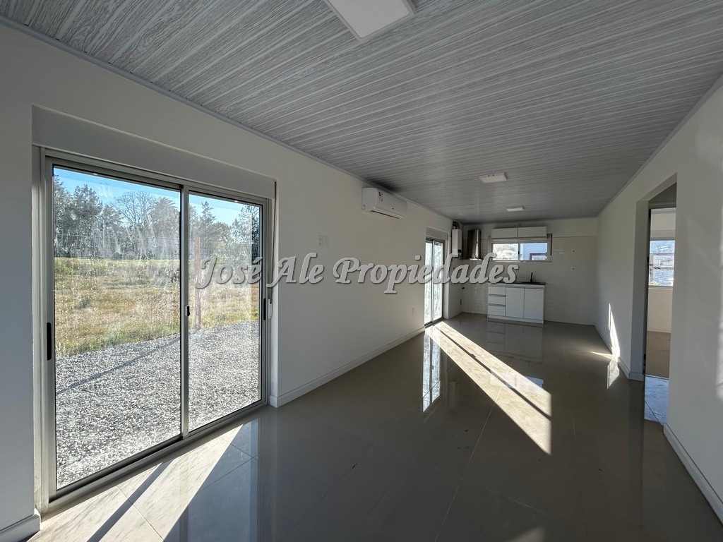 Imagen 2 de Casa unidad 1 a estrenar, se encuentra ubicado en hermoso fraccionamiento del Real de San Carlos, a corta distancia de Plaza de Toros y próximo a todos los servicios.