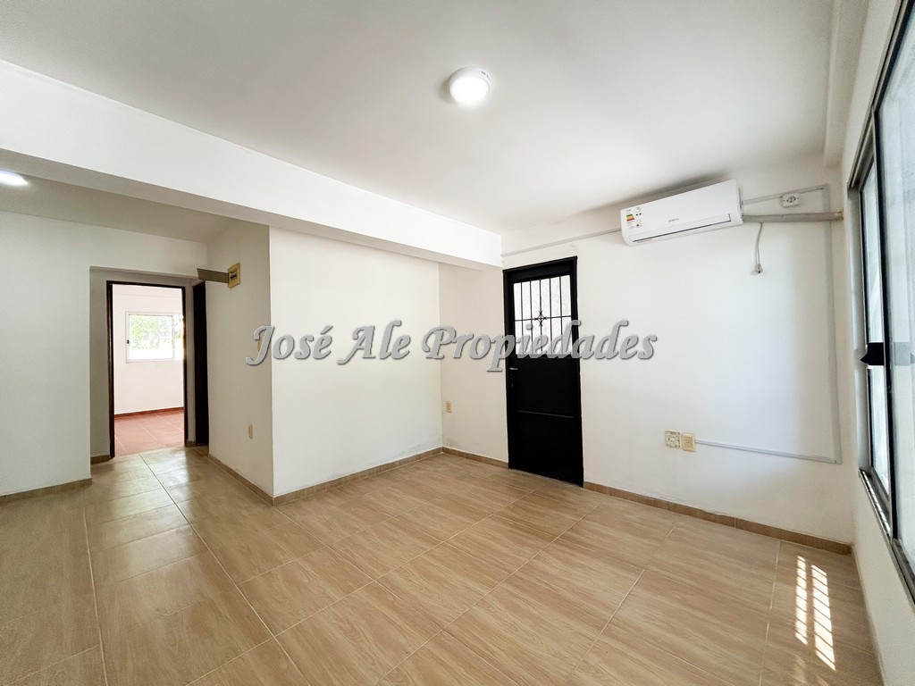 Imagen 5 de Casa ubicada en el barrio Otto Wulf, próxima a zona comercial 2 avenidas.