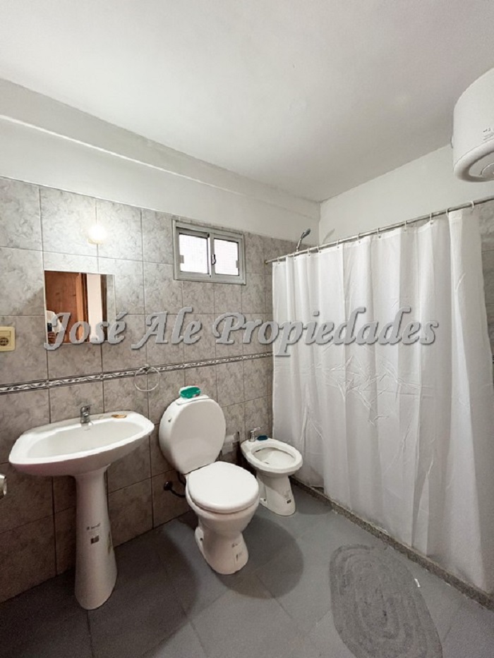 Imagen 7 de Casa ubicada en el barrio Otto Wulf, próxima a zona comercial 2 avenidas.