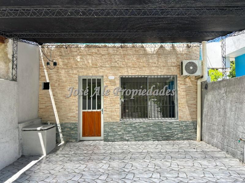 Casa ubicada en el barrio Otto Wulf, próxima a zona comercial 2 avenidas.