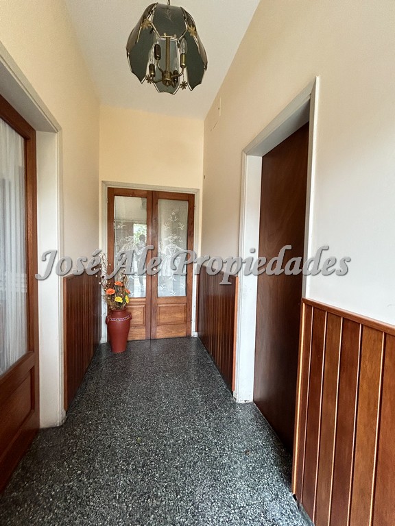 Imagen 3 de Casa ubicada en el centro de la ciudad de Colonia a 100m de Gral. Flores y a metros del hermoso Barrio Histórico, próxima al Puerto Comercial y terminal de ómnibus.