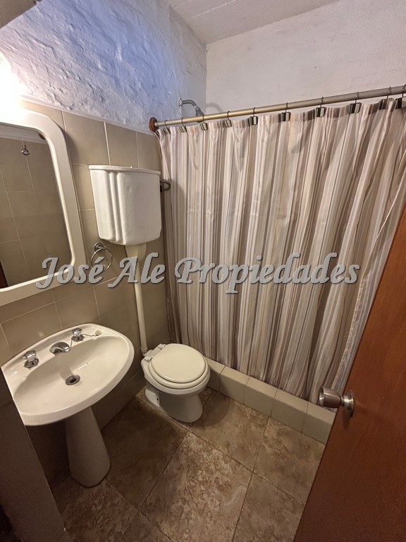 Imagen 7 de Espectacular y completa propiedad en zona residencial a corta distancia de Plaza de Toros y Rambla Costanera.