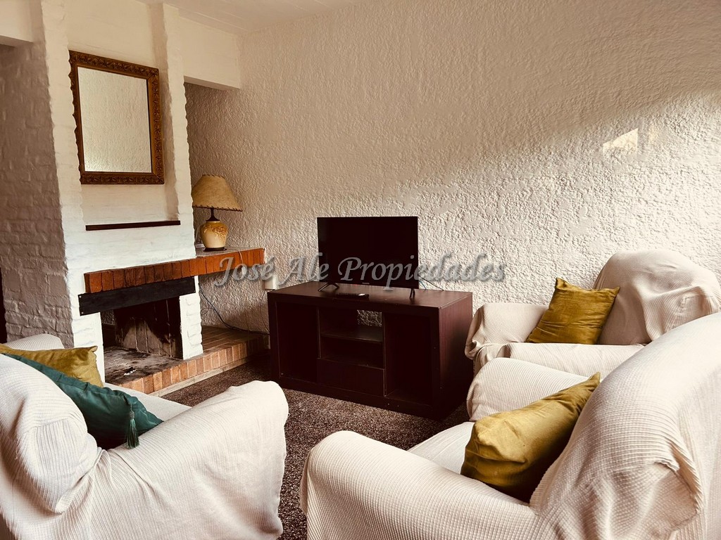 Imagen 4 de Hermosa casa a metros de la rambla Costanera y playas de Colonia.