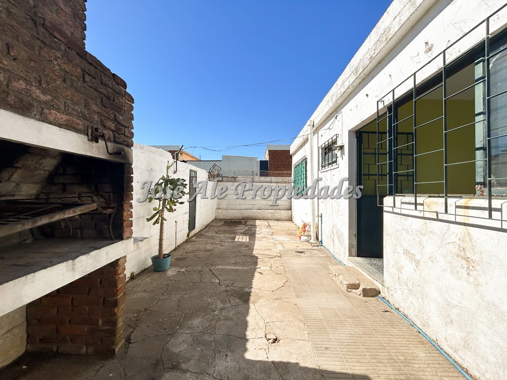 Imagen 10 de Casa ubicada en el Real de San Carlos, próxima a todos los servicios.