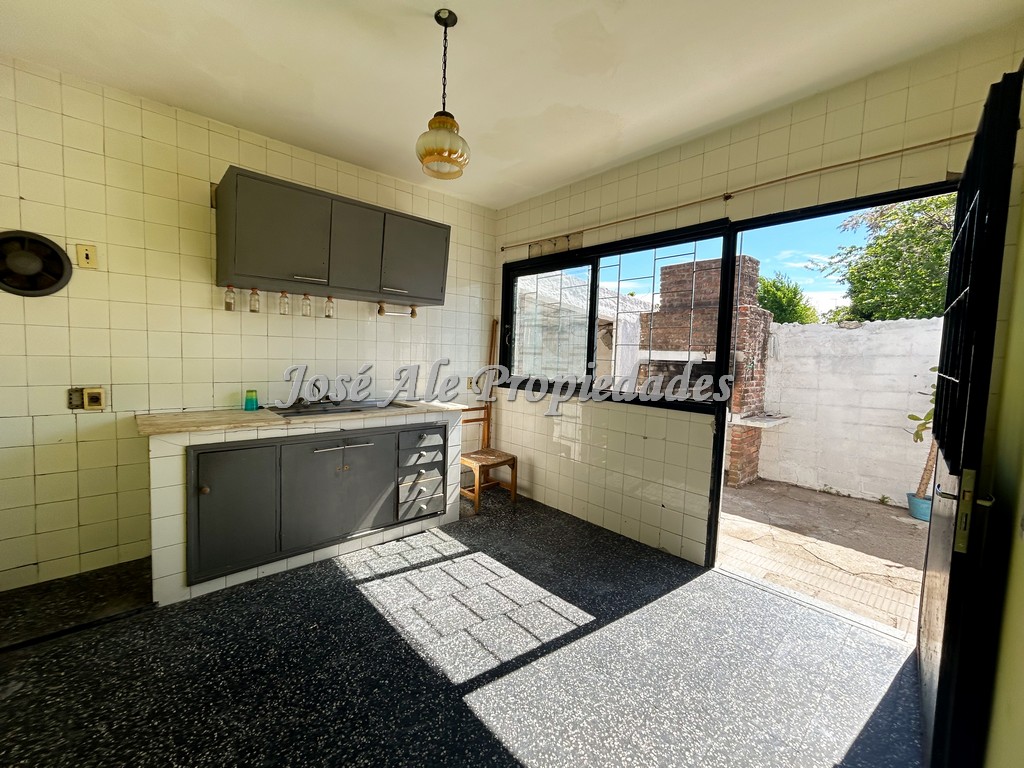 Imagen 6 de Casa ubicada en el Real de San Carlos, próxima a todos los servicios.