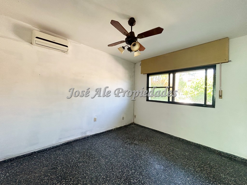 Imagen 8 de Casa ubicada en el Real de San Carlos, próxima a todos los servicios.