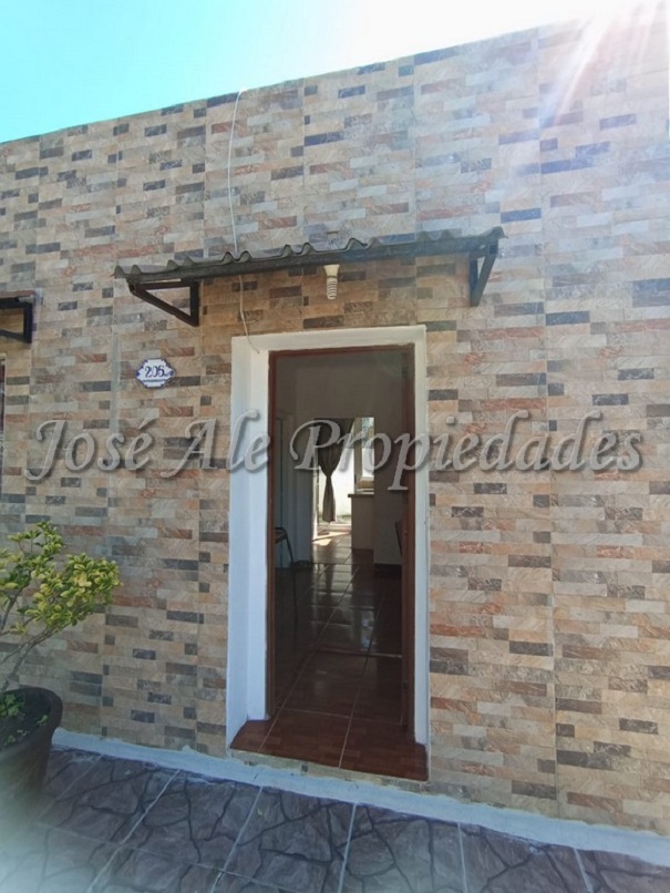 Imagen 1 de Hermosa propiedad, se encuentra ubicada en el Real de San Carlos próxima a centro estudiantiles.