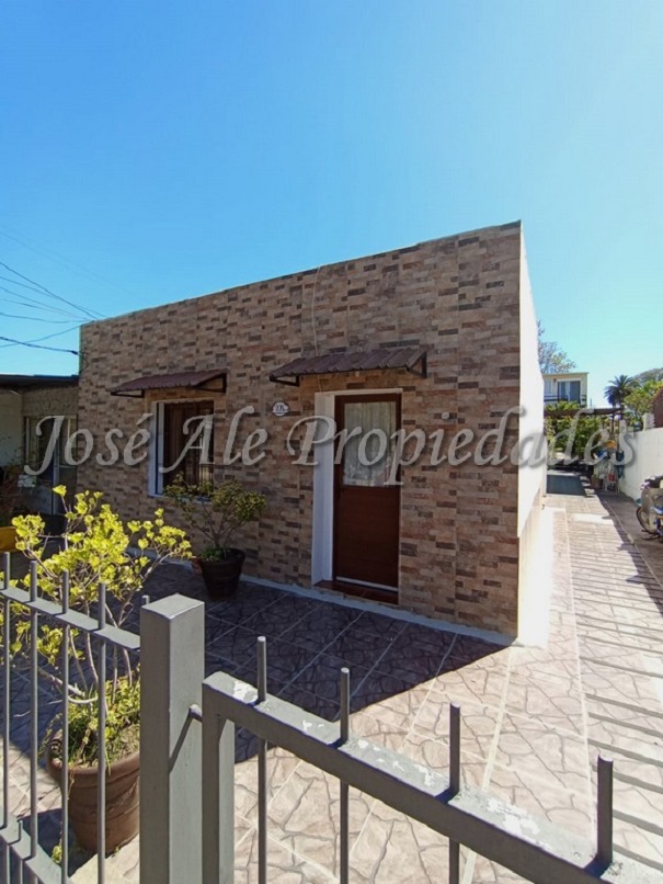 Imagen 2 de Hermosa propiedad, se encuentra ubicada en el Real de San Carlos próxima a centro estudiantiles.