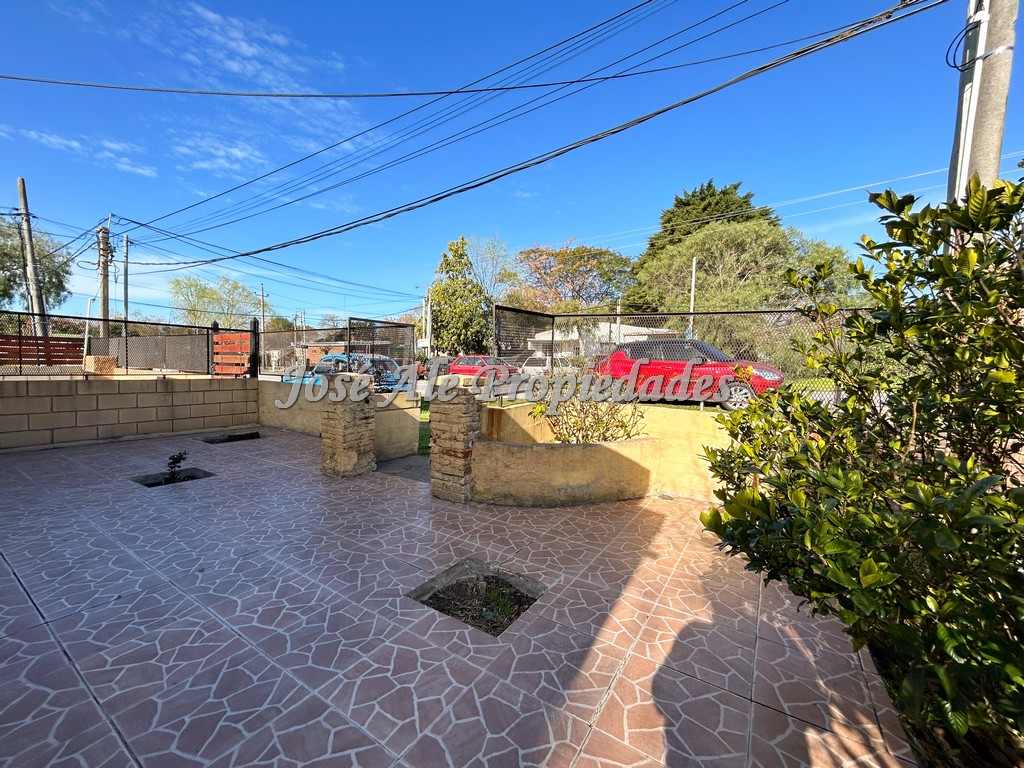 Imagen 3 de Casa ubicada en el Real de San Carlos, próxima a la Renovada Plaza de Toros y a todos los servicios.