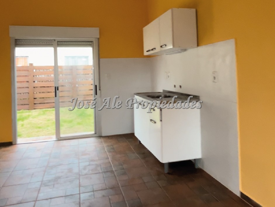 Imagen 4 de Hermosa propiedad se encuentra ubicada en el barrio los nogales, próxima todos los servicios.