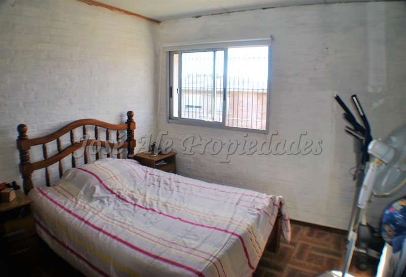 Imagen 6 de Impecable vivienda ubicada a corta distancia del centro y zona comercial de Colonia del Sacramento, a pasos de todos los servicios.