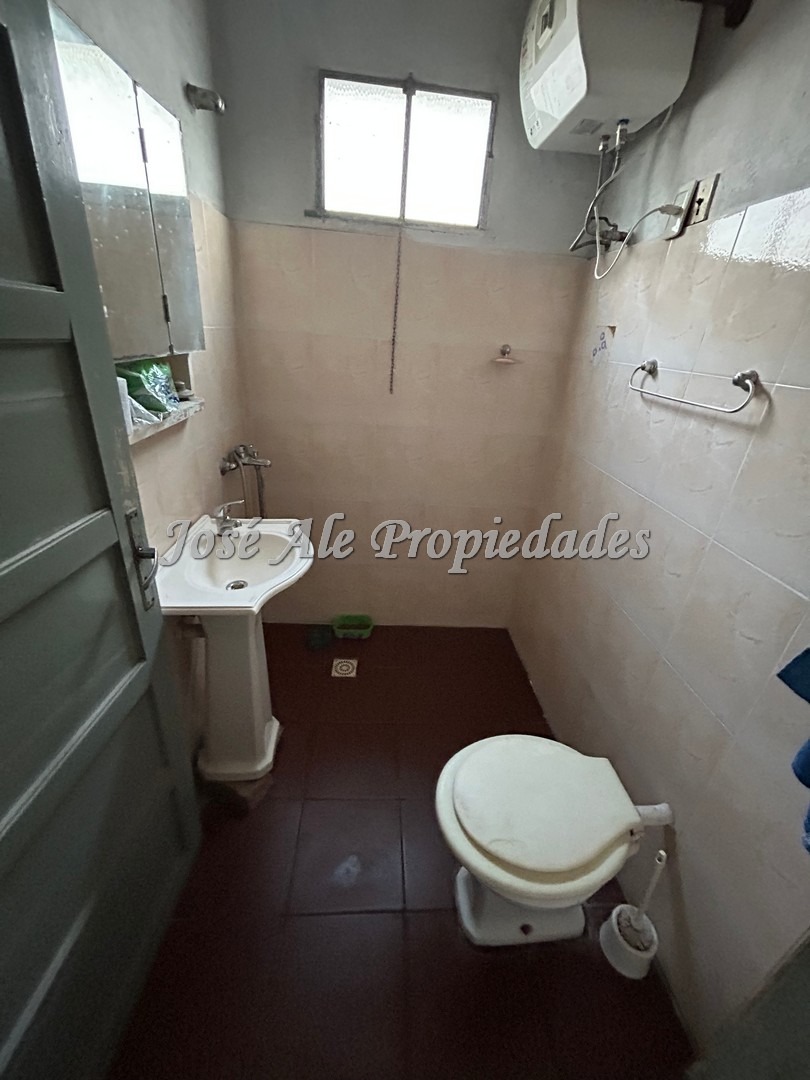 Imagen 8 de Casa ubicada próxima al nuevo hospital, a pasos de todos los servicios.