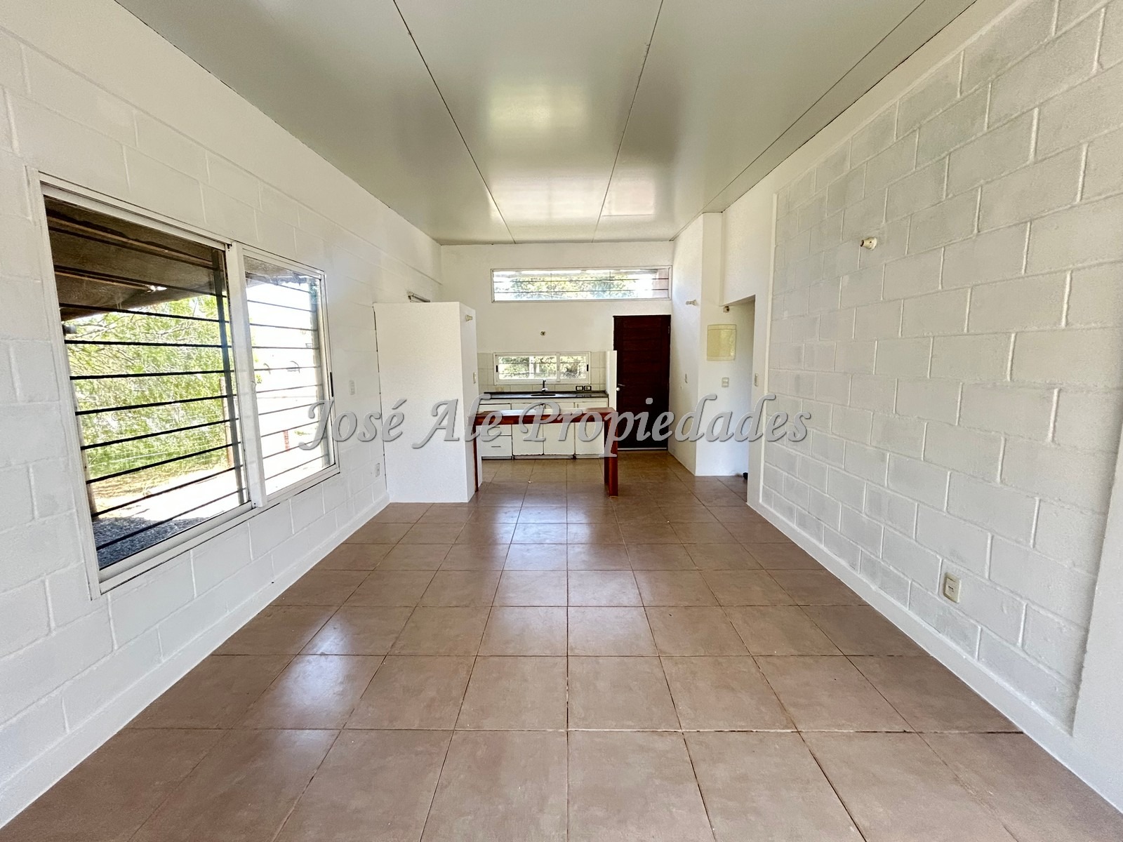 Imagen 4 de EN VENTA Propiedad ubicada en zona Real de San Carlos, cerca de todos los centros de estudios.