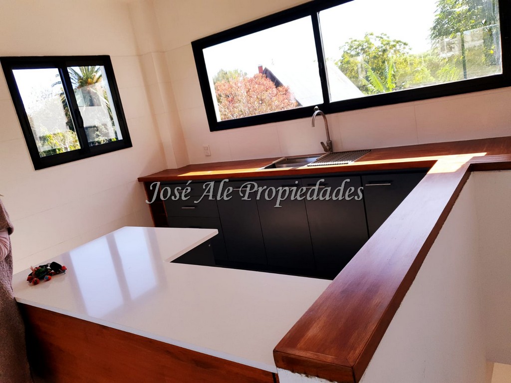 Imagen 3 de Exclusiva y muy completa casa ubicada a metros de la mágica e histórica plaza de toros, rodeada de un entorno agradable y tranquilo.