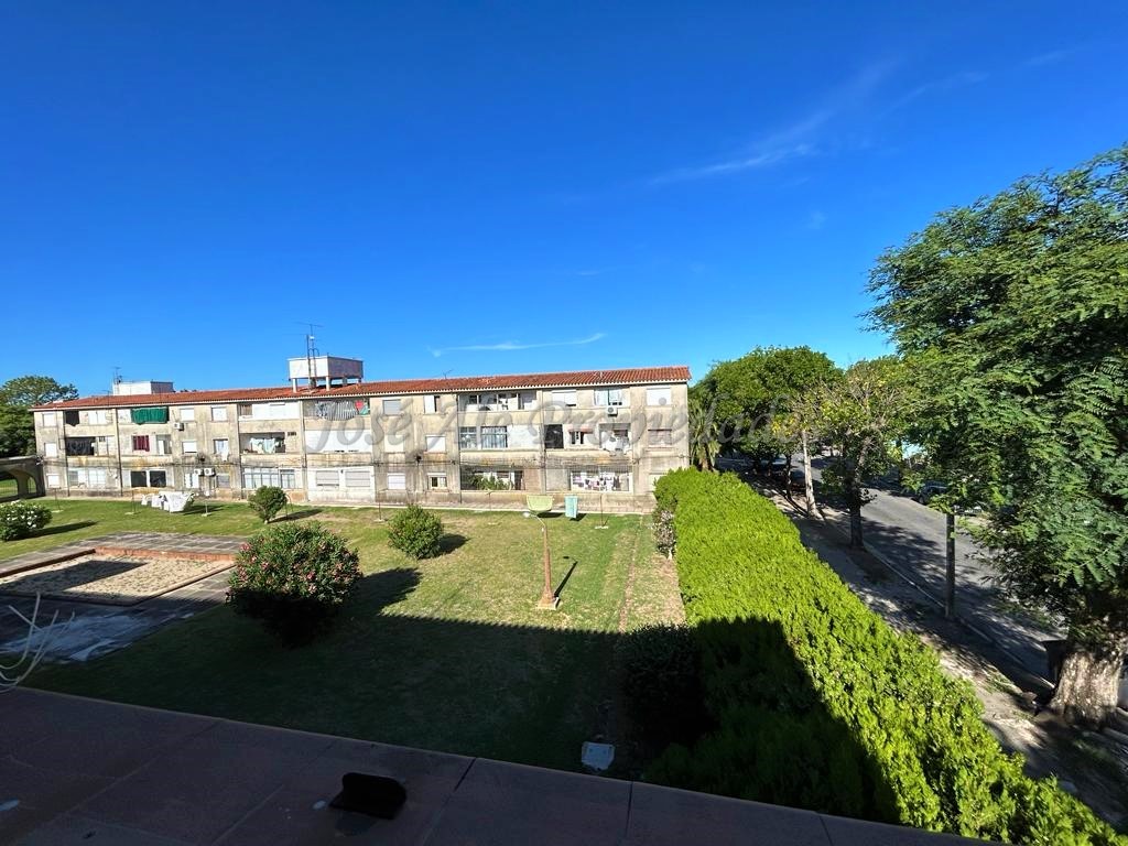 Imagen 10 de Vivienda ubicada en Complejo INVE, a metros de Colonia Shopping y zona comercial Tres Avenidas.