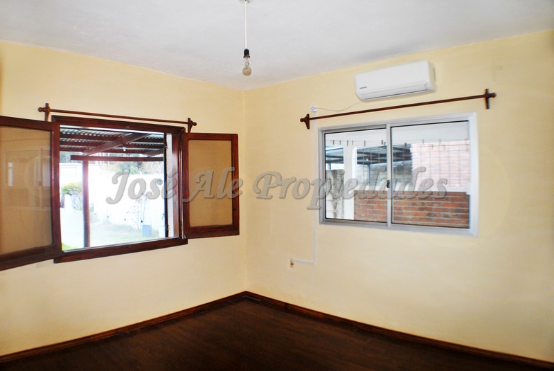 Imagen 5 de Linda propiedad ubicada en barrio Los Nogales a corta distancia del centro de Colonia del Sacramento.