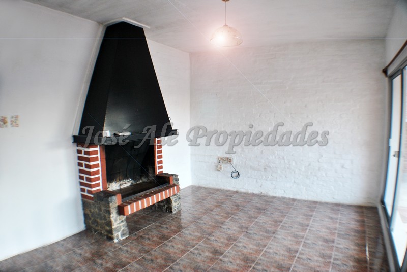 Imagen 7 de Linda propiedad ubicada en barrio Los Nogales a corta distancia del centro de Colonia del Sacramento.