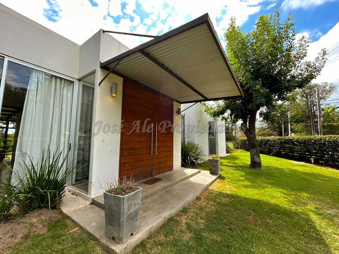 Imagen 1 de Hermosa propiedad ubicada en Fraccionamiento 4 Soles con ingreso independiente.