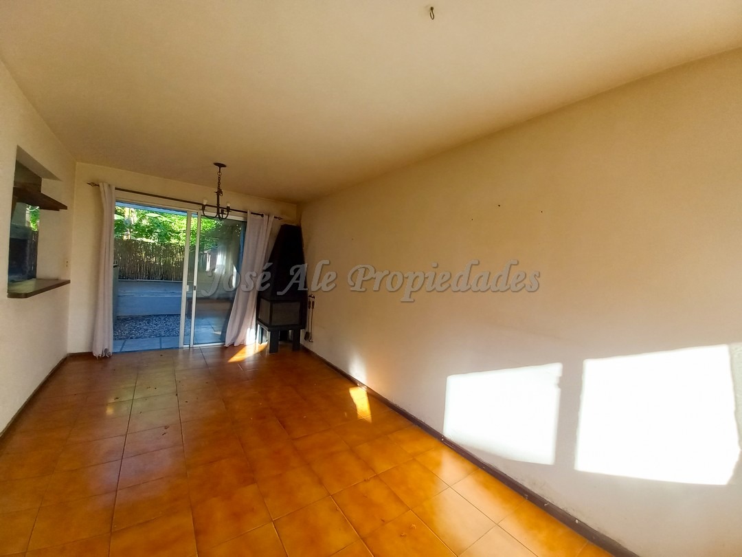 Imagen 5 de Cómoda vivienda ubicada en complejo en calle Zitarrosa.