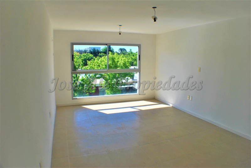 Imagen 2 de Departamentos en primera líneas de un ambiente frente a la mejor parte de la Rambla de Colonia del Sacramento.