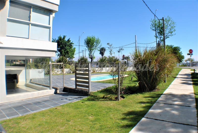 Imagen 6 de Departamentos en primera líneas de un ambiente frente a la mejor parte de la Rambla de Colonia del Sacramento.