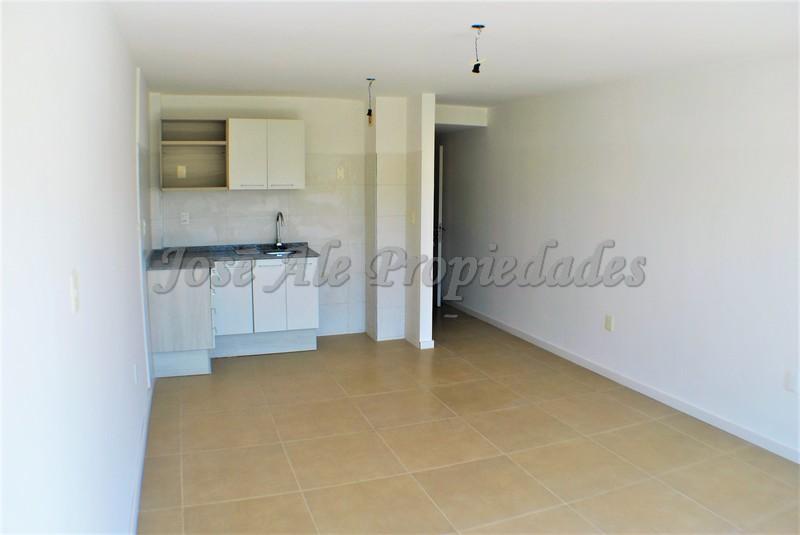 Departamentos en primera líneas de un ambiente frente a la mejor parte de la Rambla de Colonia del Sacramento.