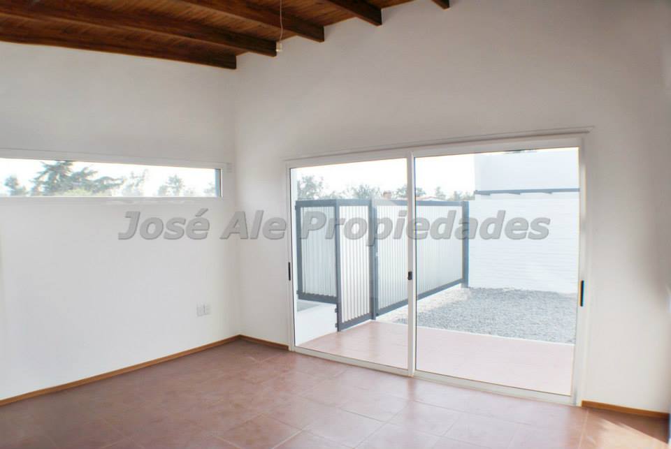 Imagen 9 de Casa en complejo Real de San Carlos, ubicada a pasos de la plaza de toros y de todos los servicio. Se encuentra a 250 mts aprox. de Rambla y playas de Colonia del Sacramento.