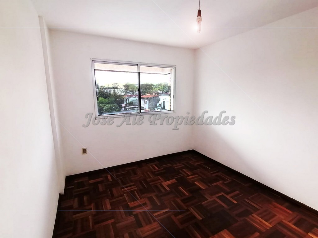 Imagen 3 de Espectacular departamento de grandes dimensiones con ambientes amplios y luminosos.