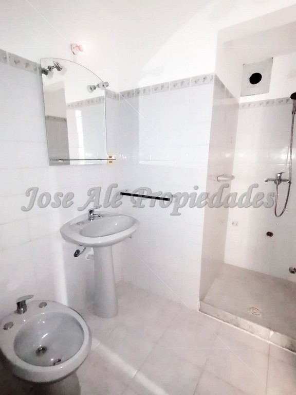 Imagen 5 de Espectacular departamento de grandes dimensiones con ambientes amplios y luminosos.