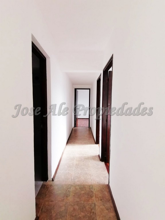 Imagen 6 de Espectacular departamento de grandes dimensiones con ambientes amplios y luminosos.