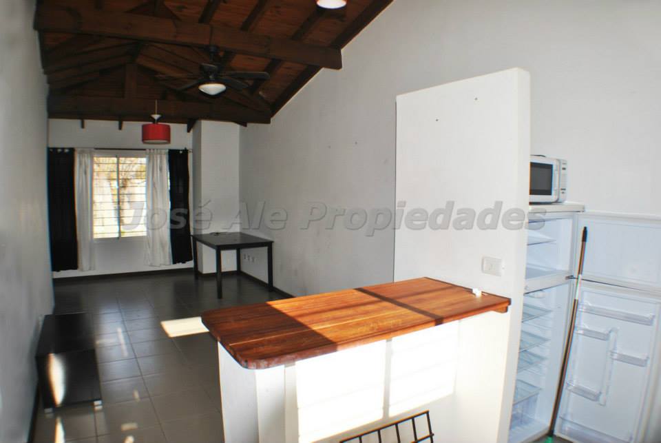 Imagen 4 de Linda propiedad a metros de Plaza de Toros, sobre calle Río de la Plata, hermosa zona con todos los servicios, y a corta distancia de Rambla y playas de Colonia del Sacramento.