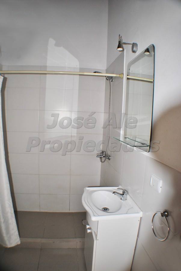 Imagen 8 de Linda propiedad a metros de Plaza de Toros, sobre calle Río de la Plata, hermosa zona con todos los servicios, y a corta distancia de Rambla y playas de Colonia del Sacramento.