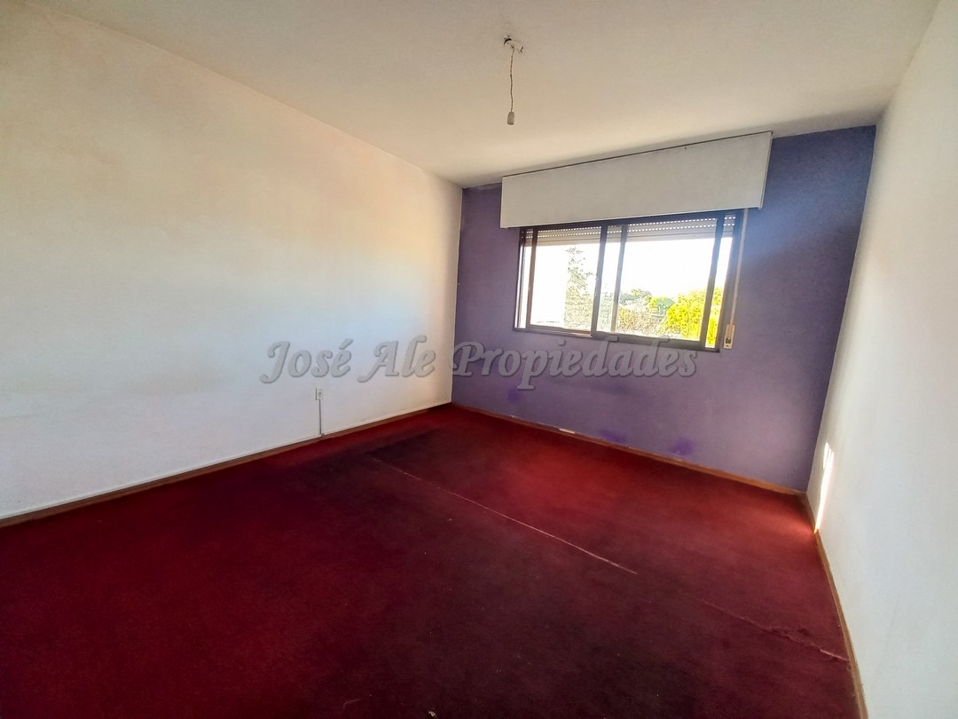 Imagen 3 de Casa de sólida construcción y techo de plancha, ubicada próxima a las dos avenidas y a metros de la rambla costanera de Colonia.