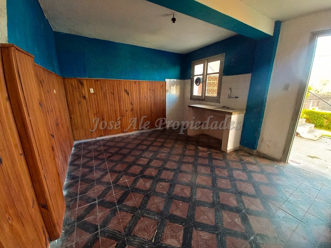 Imagen 7 de Casa de sólida construcción y techo de plancha, ubicada próxima a las dos avenidas y a metros de la rambla costanera de Colonia.