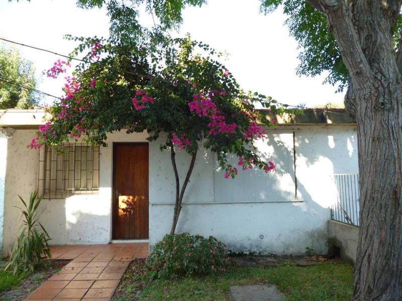 Vivienda en  Complejo L22 ubicado sobre Avda. Luis Alberto de Herrera a pasos de todos los servicios.