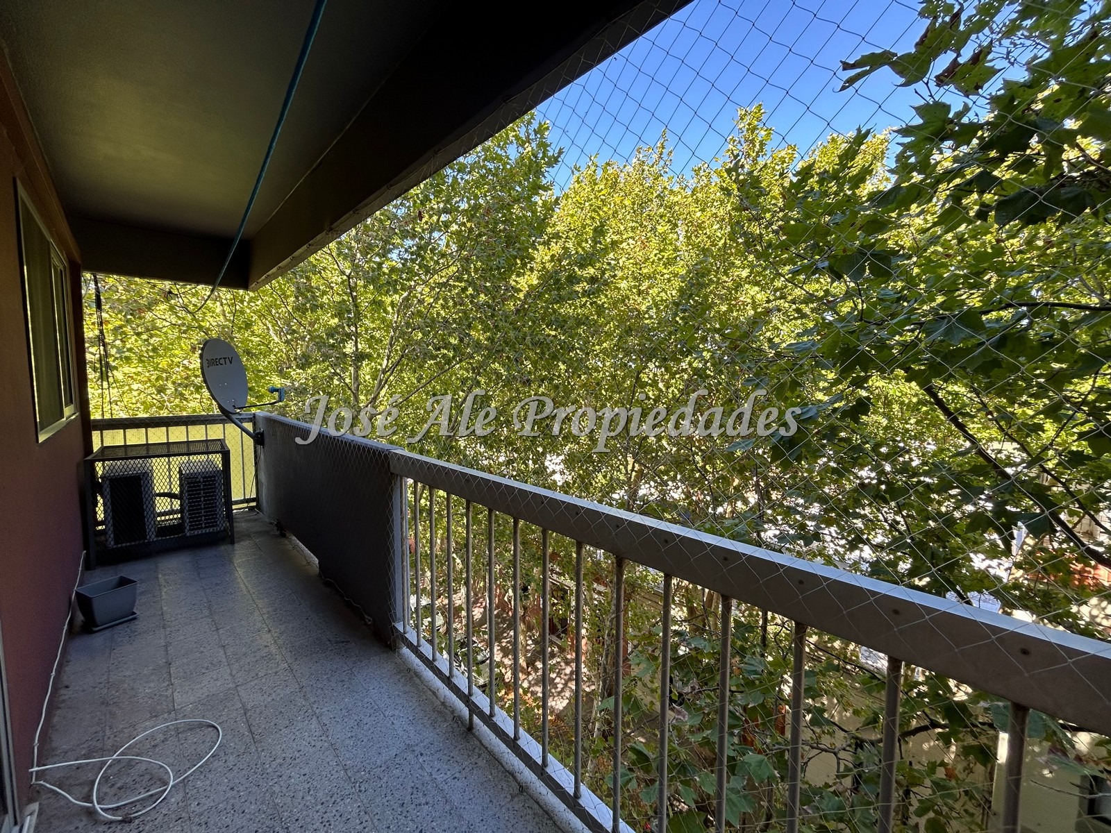 Imagen 2 de Hermoso apartamento de 3 dormitorios y 2 baños, ubicado en Avda. Principal de Colonia del Sacramento.