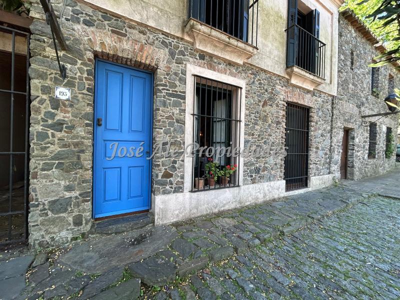 Propiedad amoblada con reciclaje arquitectónico con estilo colonial, Colonia.