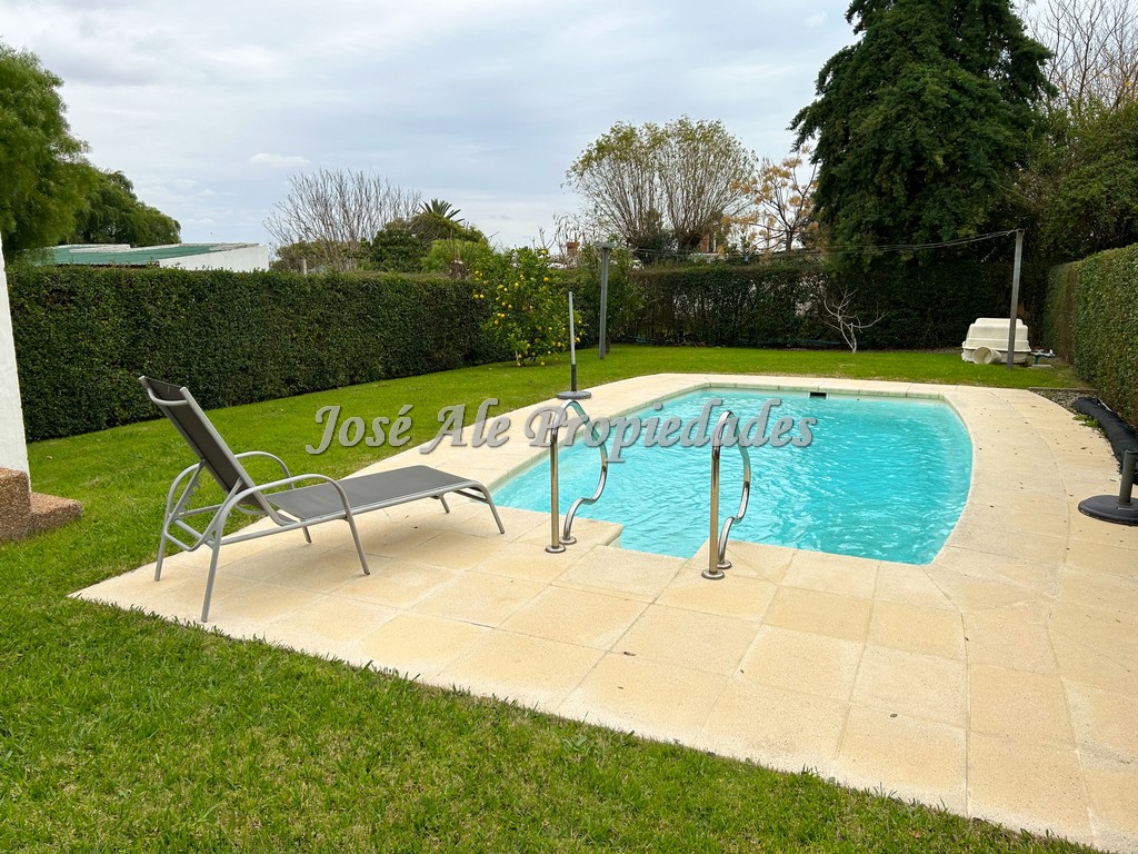 Imagen 10 de Hermosa casa a 200 mts de la Rambla Costanera y playas de Colonia del Sacramento.