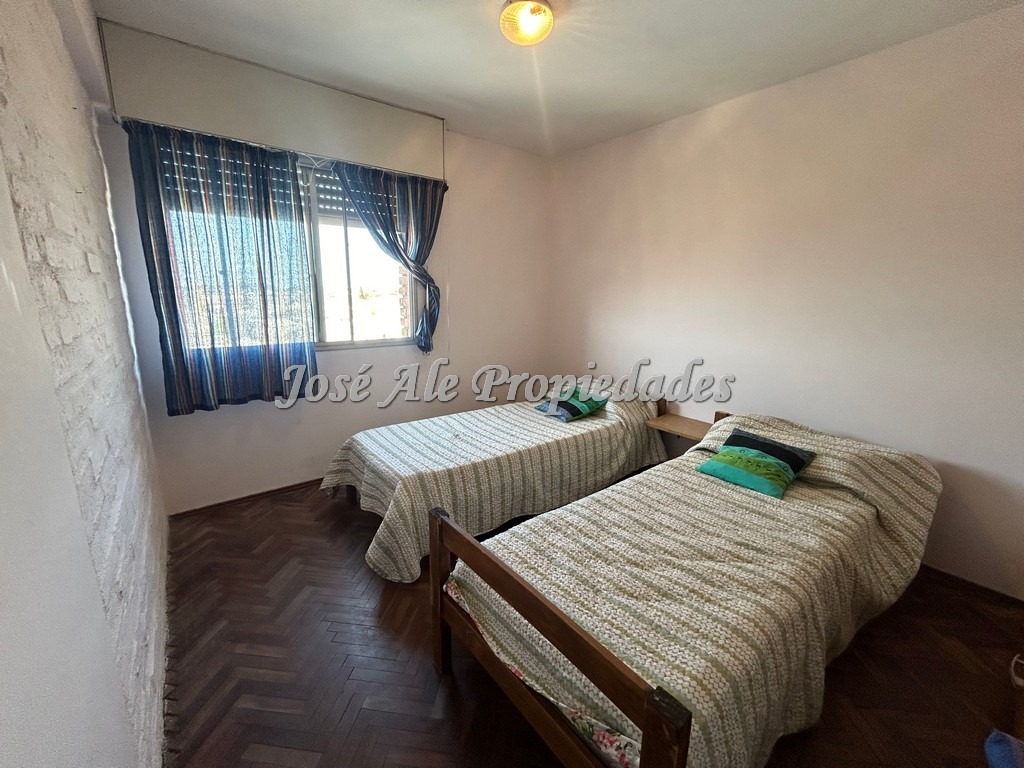 Imagen 6 de Apartamento de 3 dormitorios con magnifica vista a la ciudad tanto de día como de noche ubicado sobre Baltazar Brum, a 1 cuadra de la Rambla.