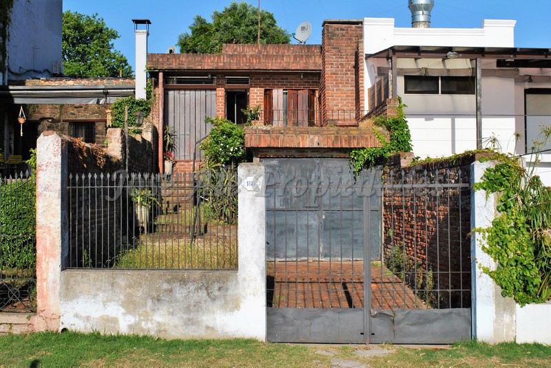 Imagen 2 de Espectacular propiedad reciclada ubicada en primera línea de la rambla del casco histórico.