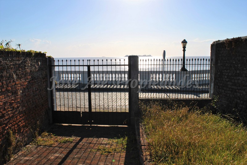 Imagen 9 de Espectacular propiedad reciclada ubicada en primera línea de la rambla del casco histórico.