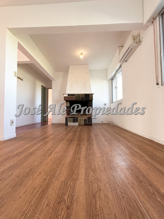 Imagen 2 de Amplio apartamento de dos dormitorios.