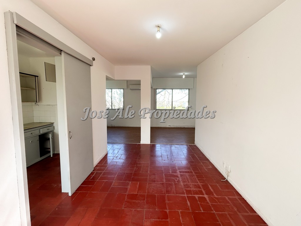 Imagen 4 de Amplio apartamento de dos dormitorios.