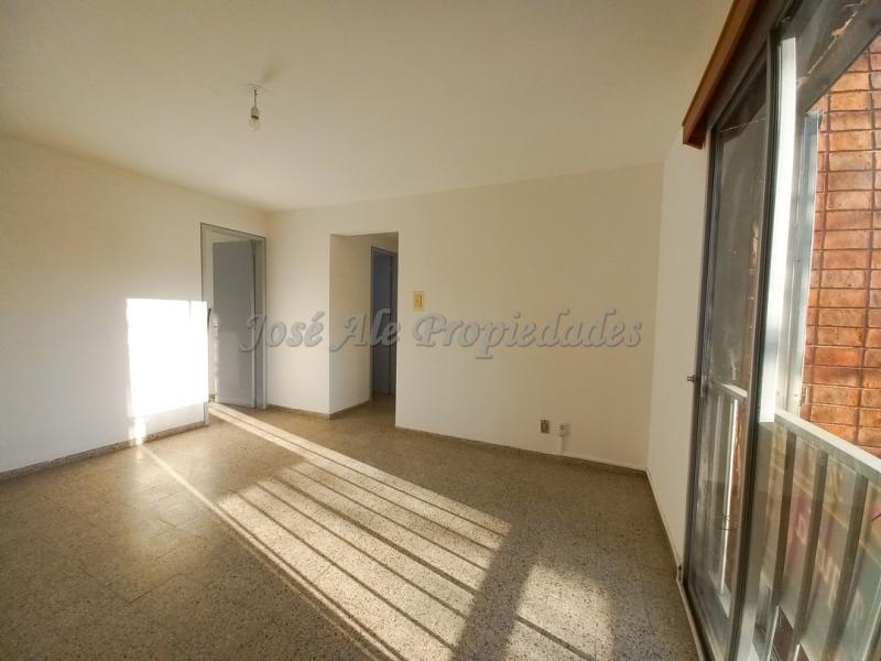 PROXIMAMENTE EN ALQUILER Hermoso departamento con 3 dormitorios a pasos del centro de colonia.