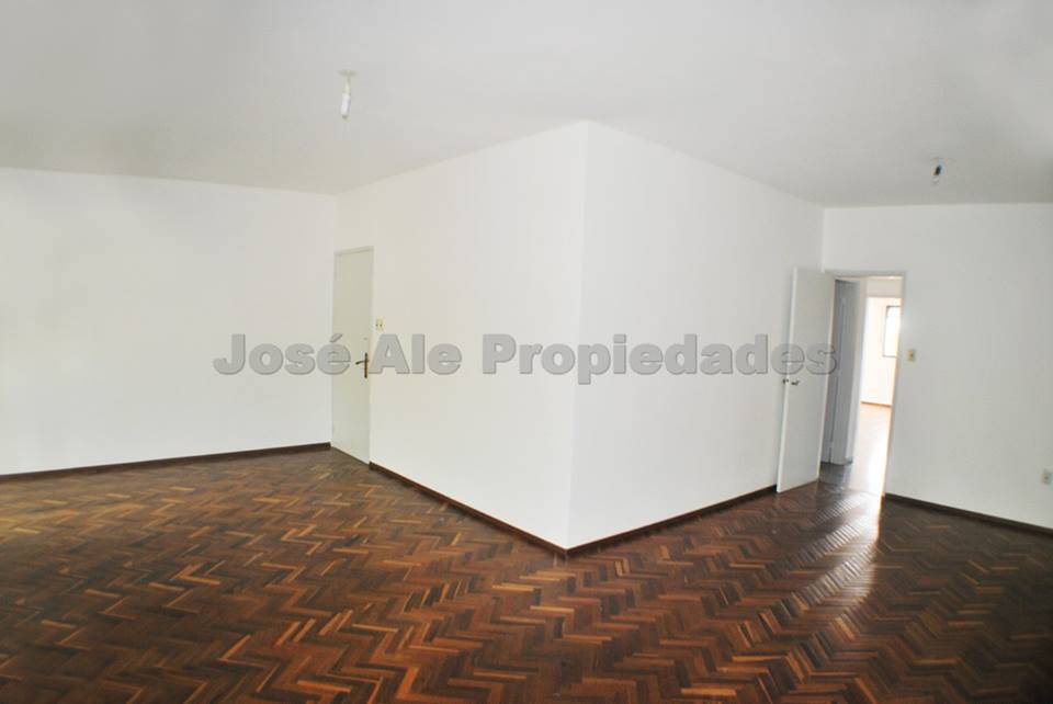 Imagen 4 de Estupendo Departamento a 100 m de Rambla y Playas de Colonia, se encuentra a pasos de todos los servicios y en excelente estado.