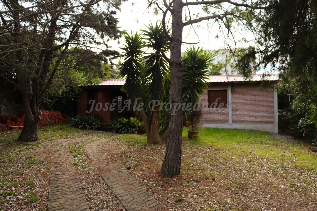 Imagen 1 de Hermosa y coqueta propiedad a solo metros de Rambla costanera, ubicada en zona residencial.