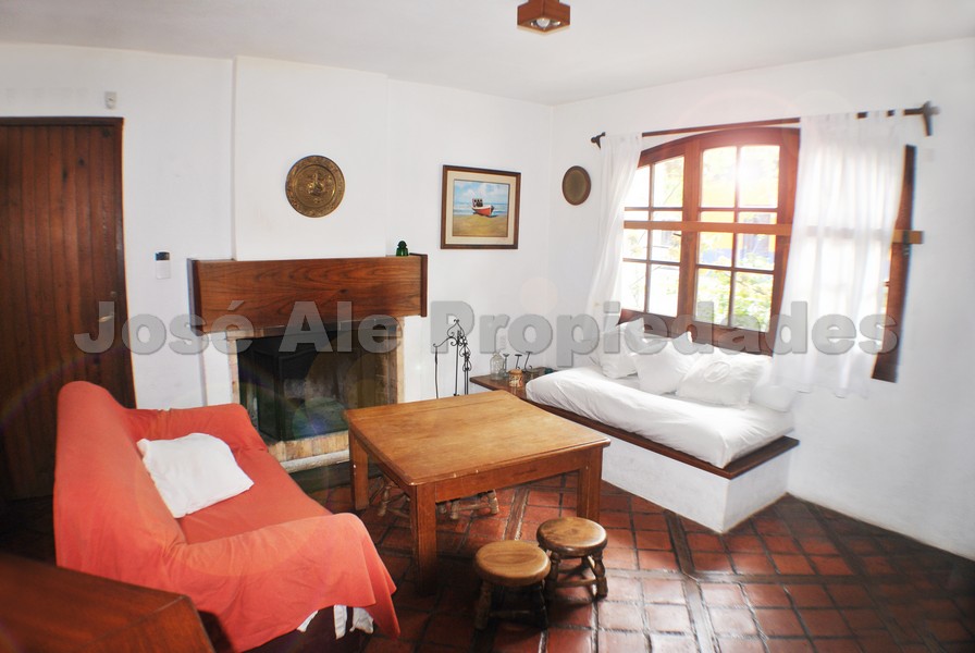 Imagen 4 de Hermosa Propiedad ubicada en pleno centro de Colonia del Sacramento, a pasos de todos los servicios y a corta distancia de Rambla Costanera.