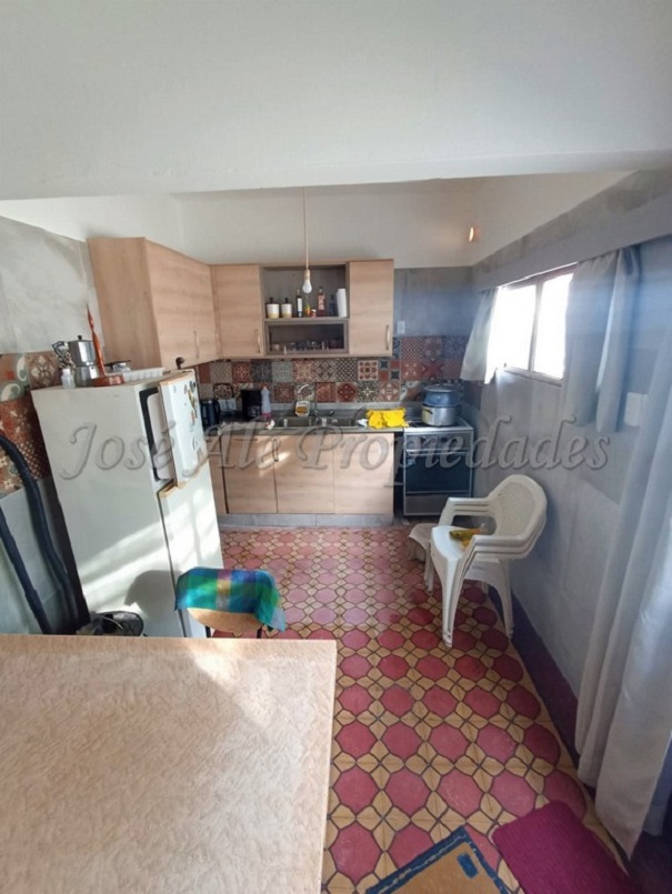 Imagen 5 de Hermosa casa ubicada en importante avenida, próxima a todos los servicios.