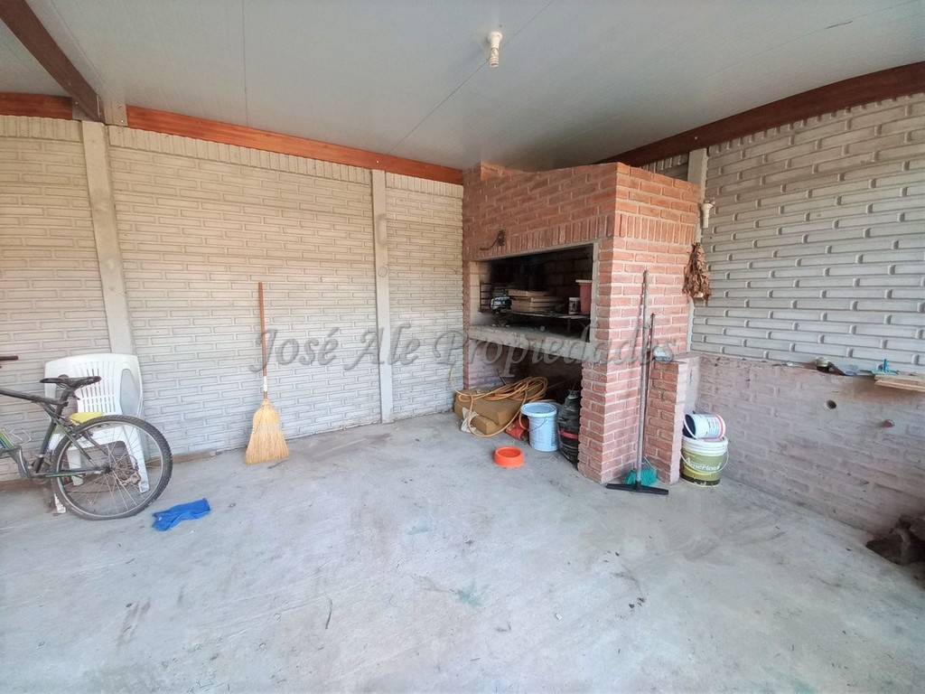 Imagen 10 de Impecable vivienda ubicada en barrio El General.