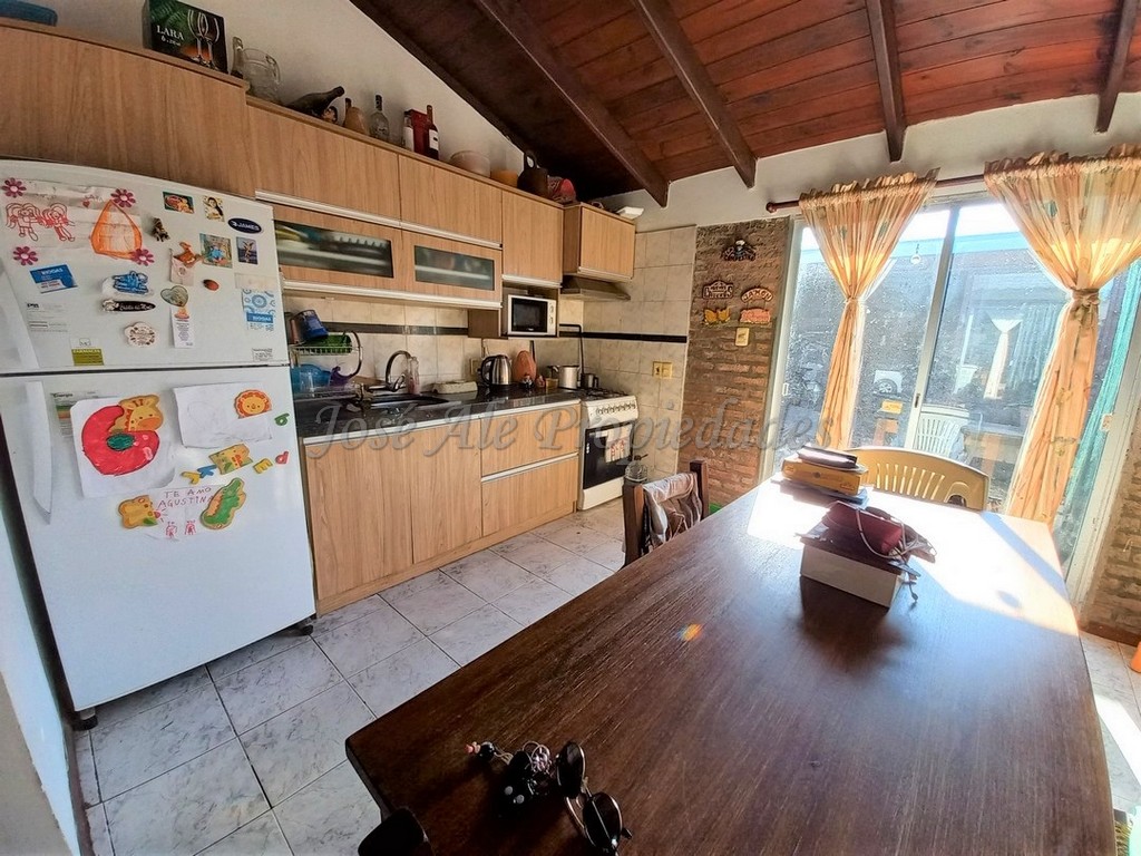 Imagen 3 de Impecable vivienda ubicada en barrio El General.